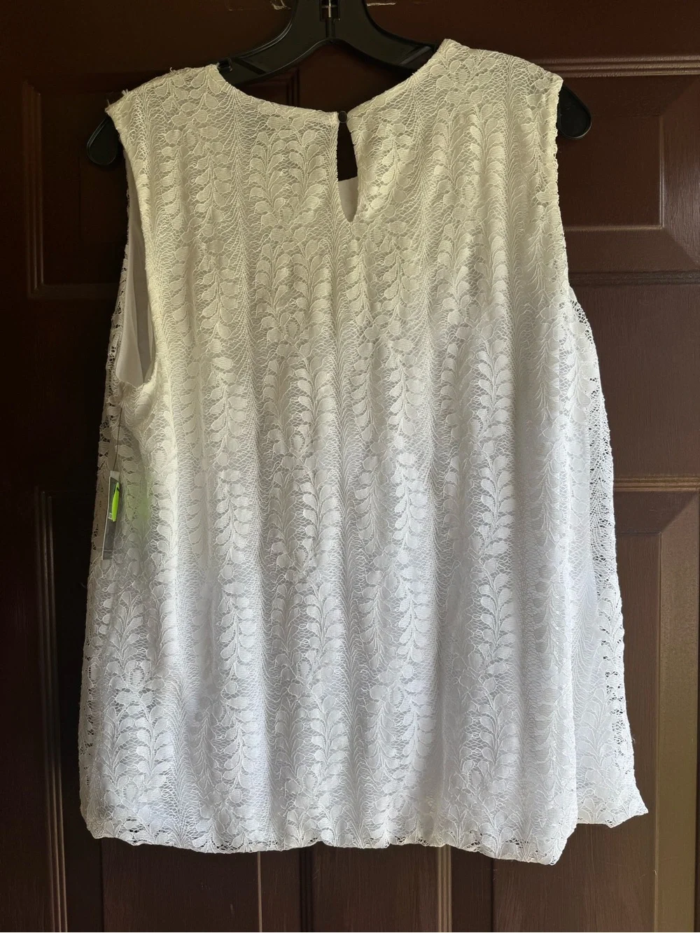 Liz Claiborne Sleeveless White Lacey Blouse Size Large NWT
